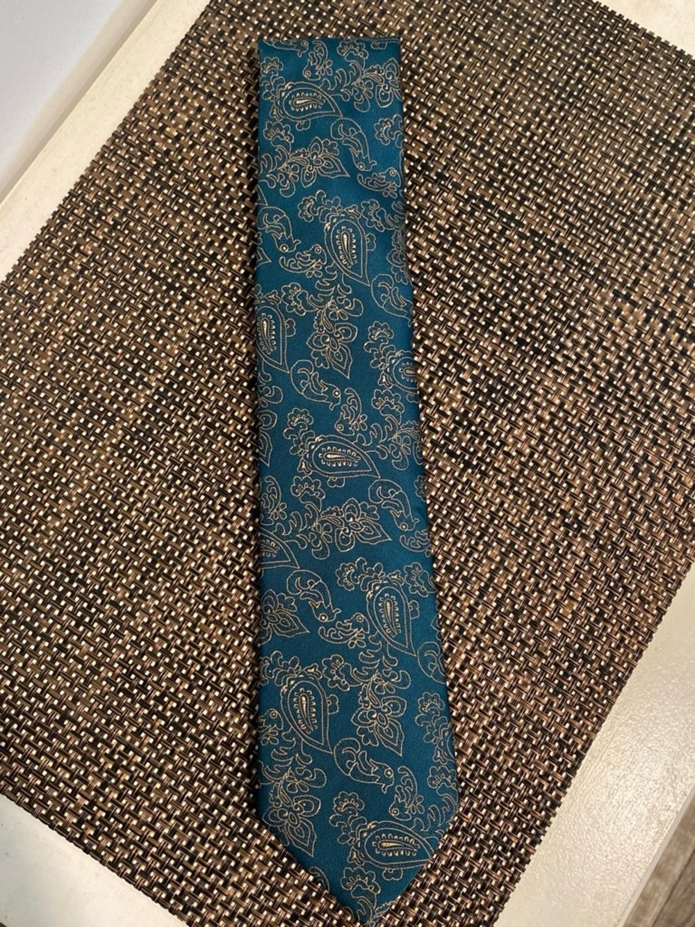 Hi-Tie Mens Teal Paisley Men’s Silk Tie with Gold Paisley Accents